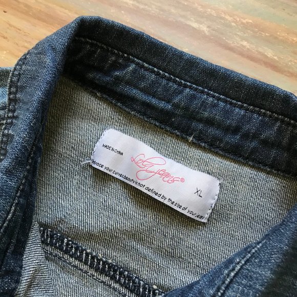 Lola Jeans Sleeveless Denim Knee Length Shift Dress with Pockets - Picture 4 of 6